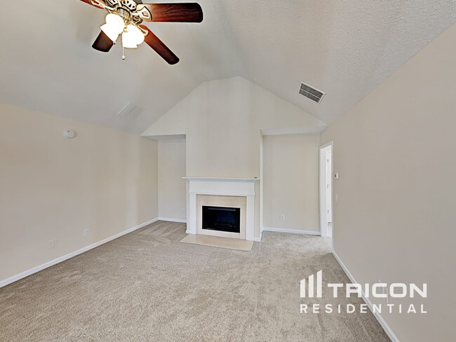 Building Photo - 102 Providence Run