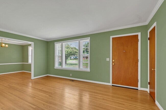 Building Photo - 410 Lorna Dr