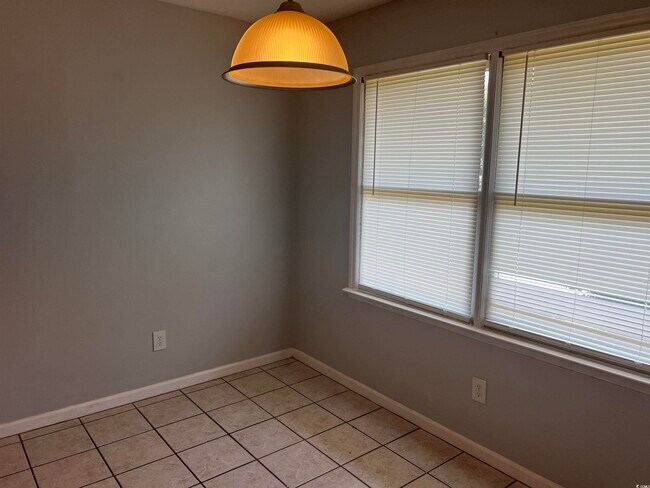 Foto del edificio - 4047 Fairway Dr