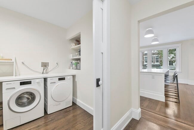 Building Photo - 66 Marshal St