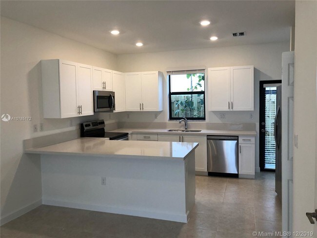 Foto del edificio - 1631 SW 29th St