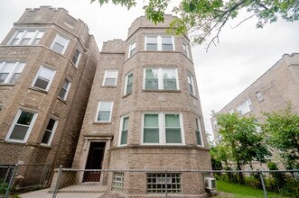 Building Photo - 2433 W Fargo Ave