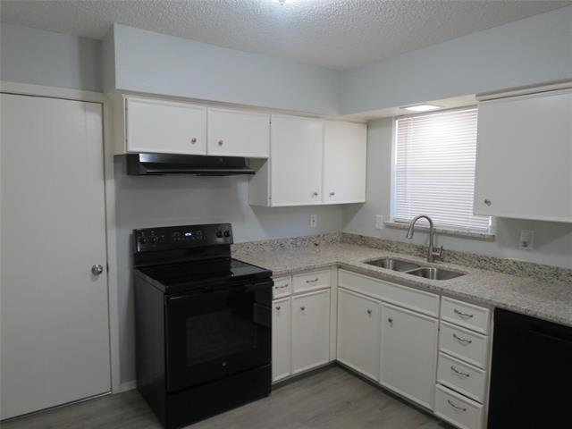 Foto del edificio - 2212 Arcady Ln