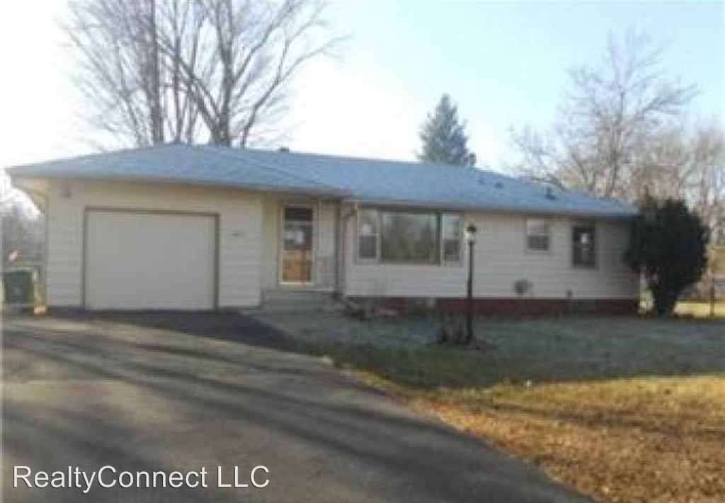 6817 Dutton Ave, Brooklyn Park, MN 55428 House Rental in Brooklyn Park, MN