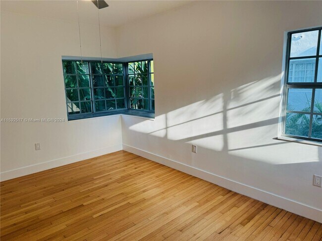 Foto del edificio - 2921 Sheridan Ave
