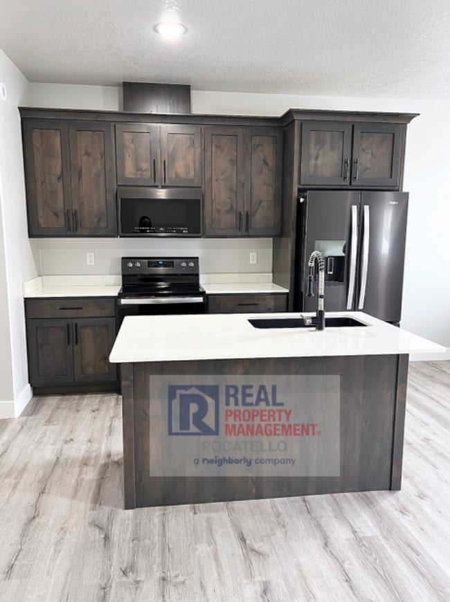 Foto del edificio - 3 Bedroom 2.5 Bathroom Town Home - 1 Car G...