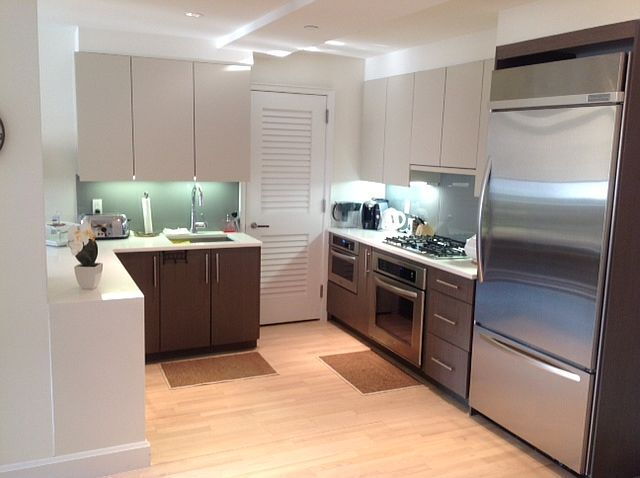 Building Photo - "Chic 1-Bedroom Apartment with Hardwood Fl...