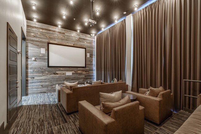 Building Photo - 3030 Ohio Dr