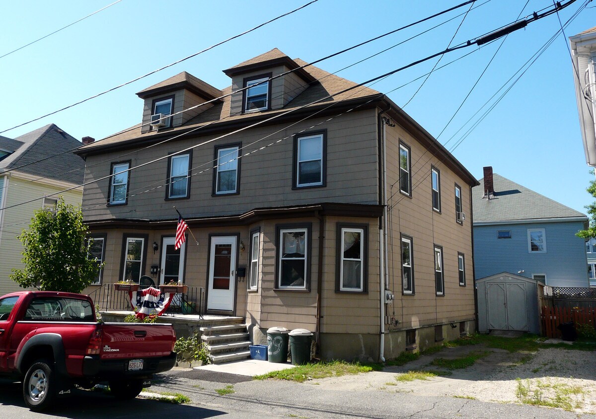 29 Grant St, Beverly, MA 01915 Apartments in Beverly, MA