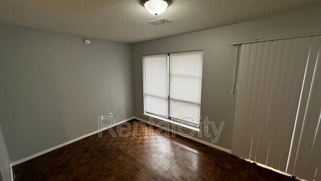 Foto del edificio - 3989 Grahamdale Cir