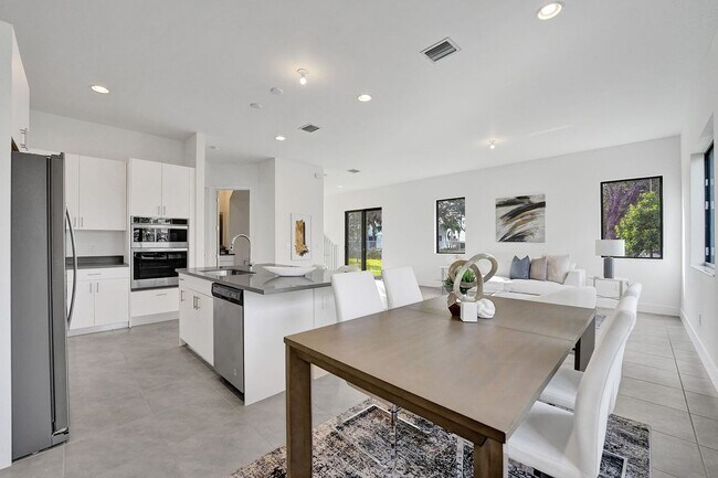 Building Photo - 13145 Addilyn Ct