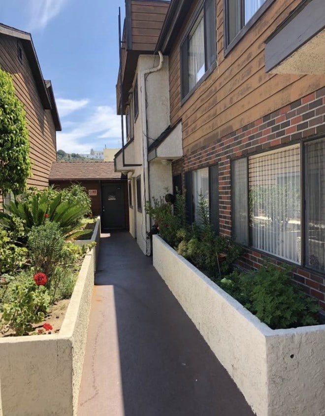 Foto principal - 714 E Acacia Ave