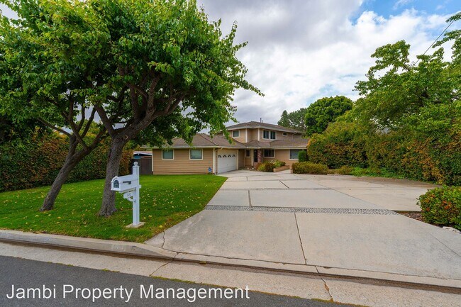 Building Photo - 5 br, 4 bath House - 38 Hidden Valley Road