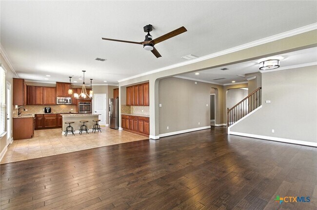 Foto del edificio - 319 Hunters Hill Dr