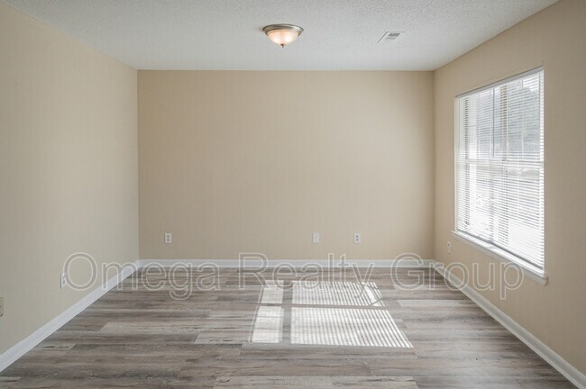 Foto del edificio - 3330 Meridian St N