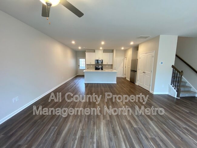 Building Photo - 168 Timberland Ave