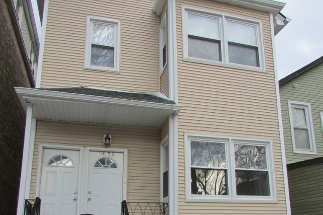 Building Photo - 1655 N Mozart St