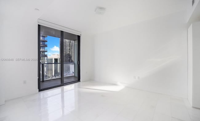Building Photo - 1010 Brickell Ave