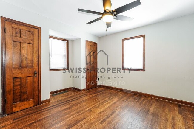 Foto del edificio - 3145 Indianola Ave