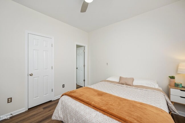 Building Photo - 930 Pristine Ln