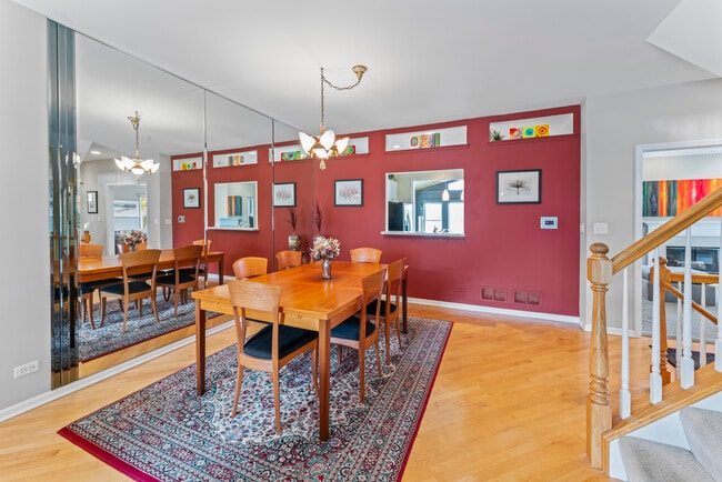 Foto del edificio - 566 W Bridge View Ct