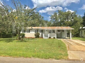 Building Photo - 6421 Burgundy Rd S