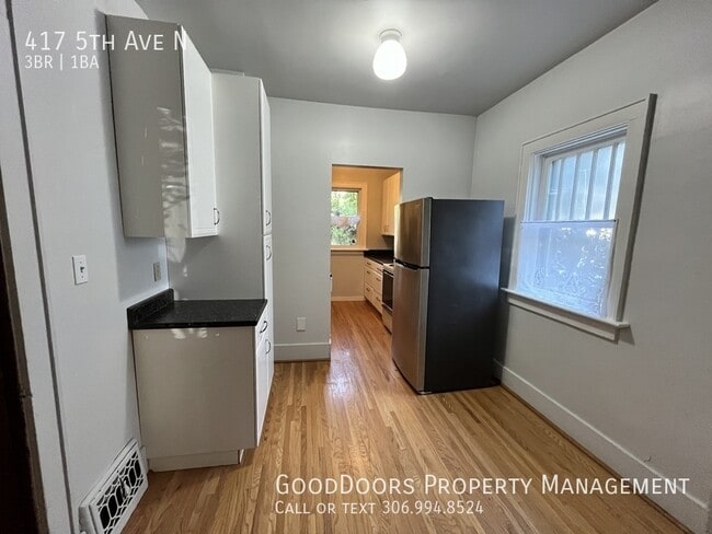 Building Photo - 417 5th Ave N