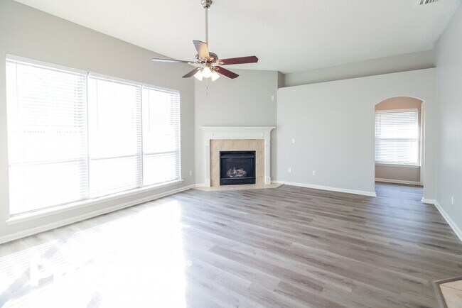 Foto del edificio - 3507 Laurel Mill Dr
