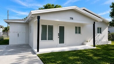 Building Photo - 776 NW 10th St