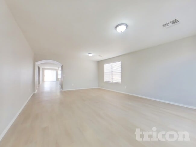 Building Photo - 106 S Valle Verde