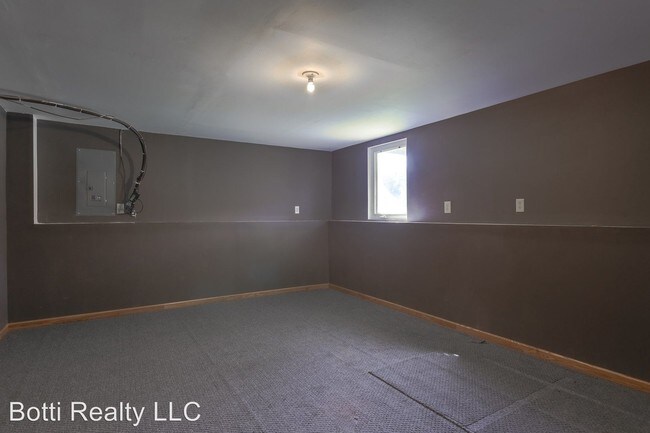 Building Photo - 4 br, 2 bath House - 2221 Maxine Lane