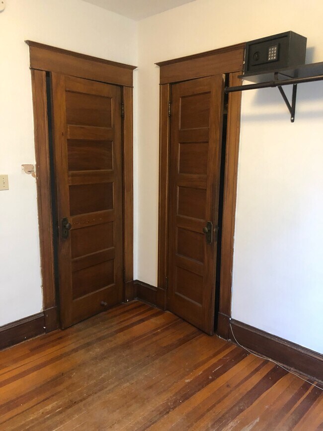 374 Morris St Unit Whole House, Albany, NY 12208 374 Morris St Albany