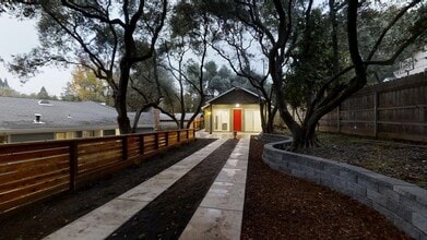 Building Photo - 8404 Ascolano Ave