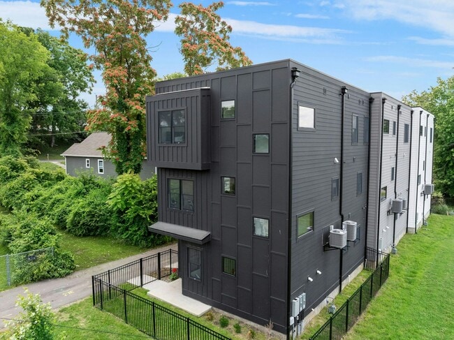 Building Photo - 1258 1st Ave S