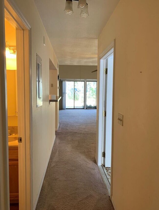 Foto del edificio - Awesome 2 Bed/2 Bath Townhome, Minutes fro...