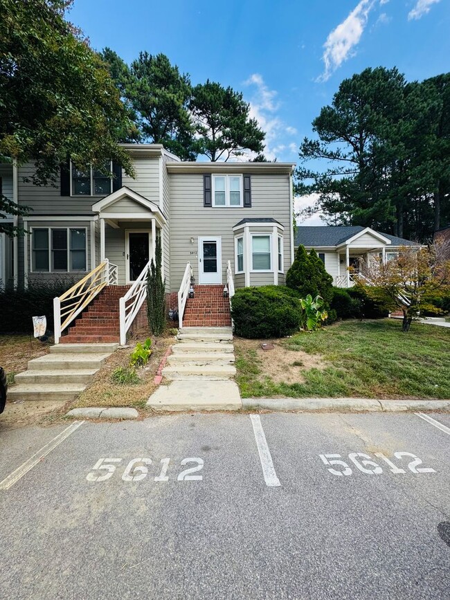 Building Photo - 5612 Darrow Dr