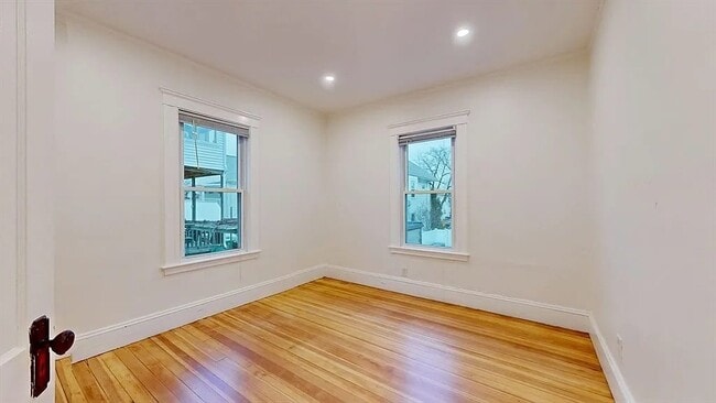 Foto del edificio - 147 Langdon Ave