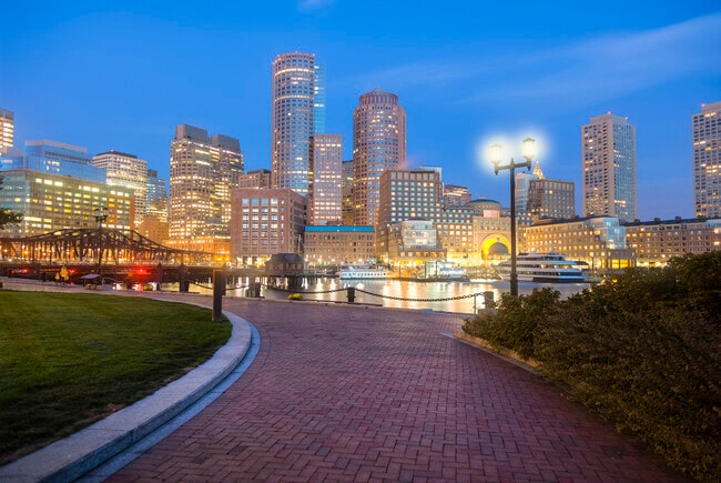 Minutes from the Harborwalk - Waterside Place by Windsor