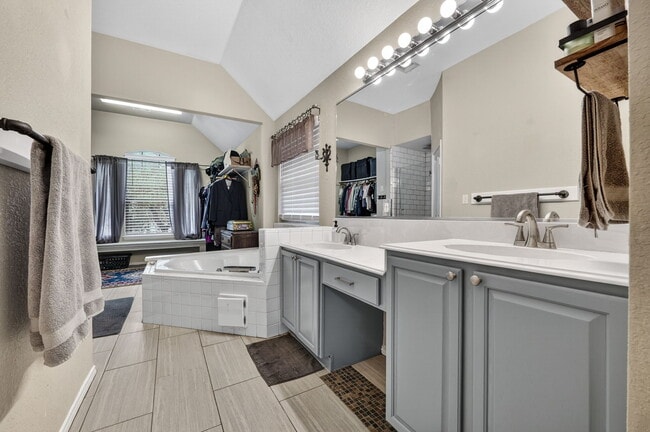 Building Photo - 11127 Quail Pass