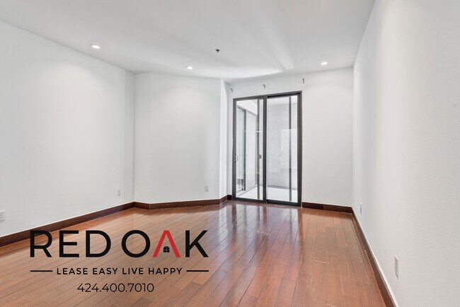 Foto del edificio - Charming One Bedroom with Private Balcony,...