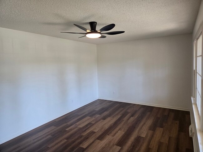 Foto del edificio - 7922 W 92nd St