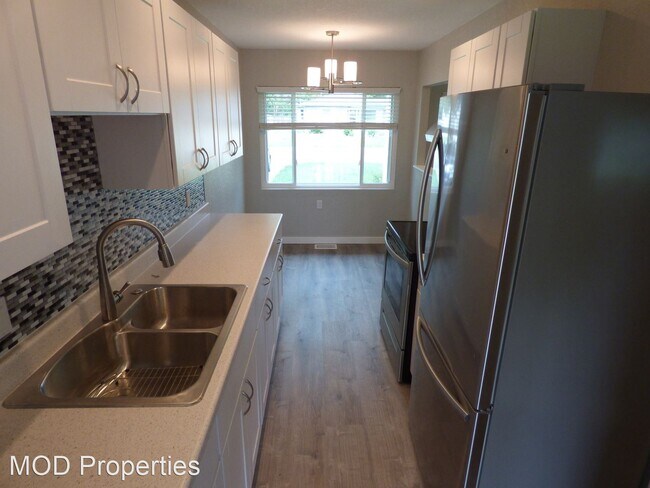 Building Photo - 2 br, 1 bath House - 2719 S. Elm St.
