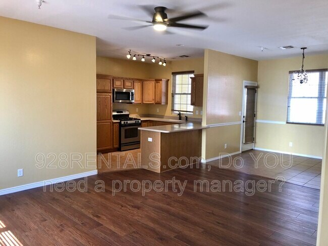 Building Photo - 2433 W Cripple Creek Dr