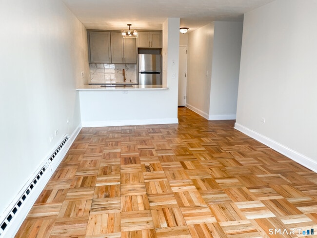 Building Photo - 87 Glenbrook Rd