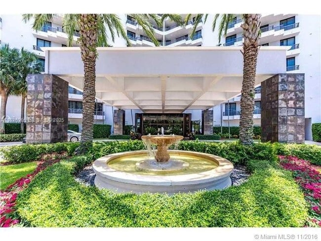 Foto del edificio - 3300 NE 191st St