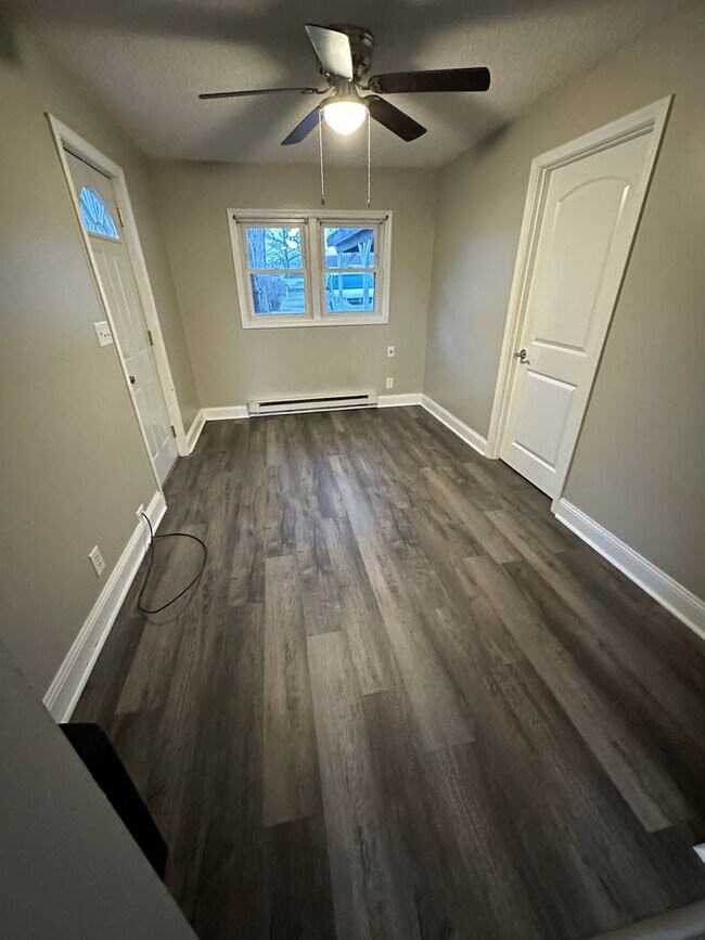 Building Photo - 1956 Williams St