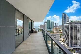 Building Photo - 788 NE 23rd St