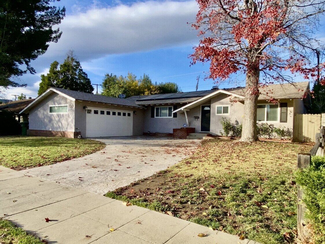 Primary Photo - 21807 Eccles St, Canoga Park, CA 91304