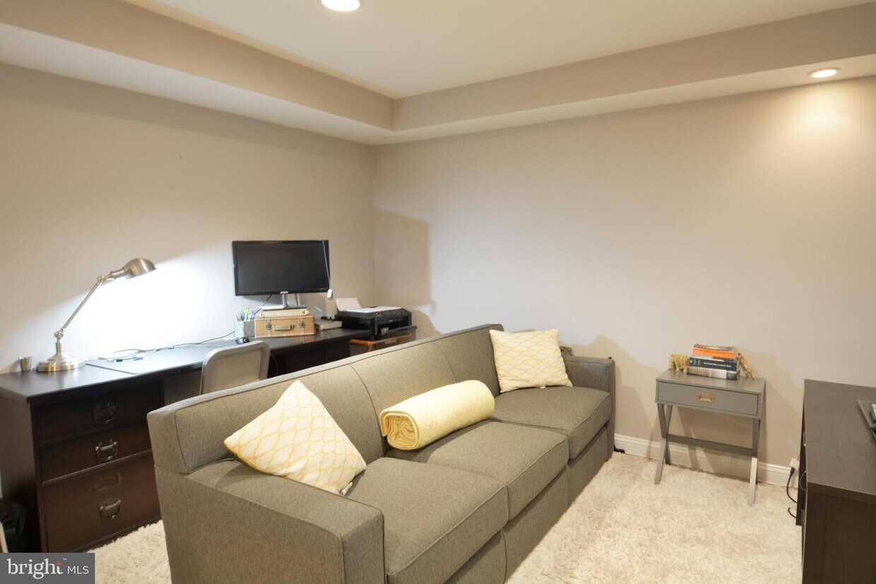 Foto principal - 1754 Corcoran St NW