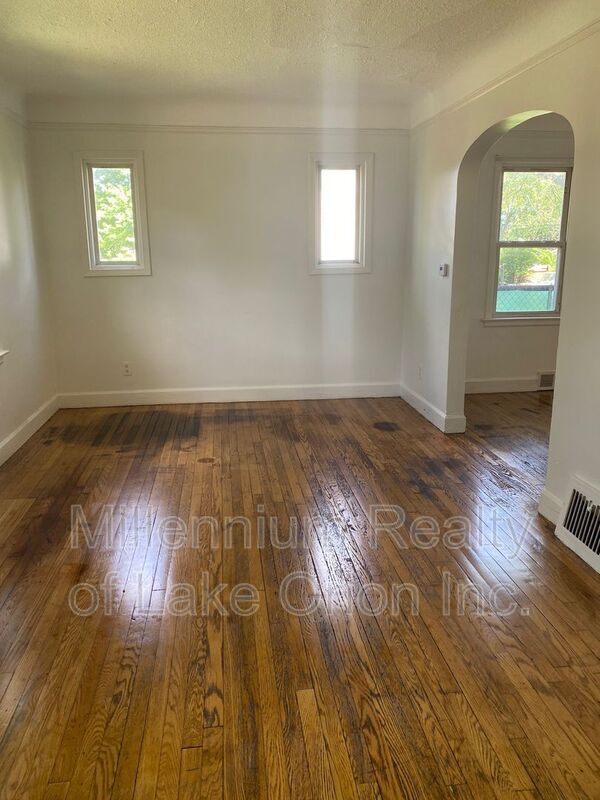 Building Photo - 78 E Fairmount Ave